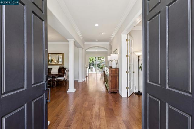 109 Forest Hill, Clayton CA: https://media.crmls.org/mediaz/3fa628cc-0843-446d-93cb-014af5e344a3.jpg