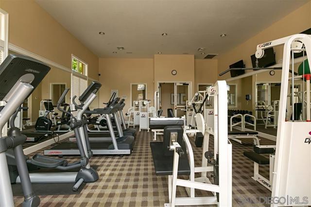 12374 Carmel Country Rd, San Diego CA: https://media.crmls.org/mediaz/3fa63ef0-1e47-4c4a-9c36-714b5da39f5f.jpg