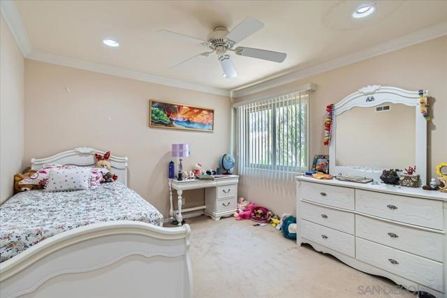 13422 Little Dawn Ln, Poway CA: https://media.crmls.org/mediaz/3fa6c24e-7ae1-4714-80de-7f5e5c223977.jpg