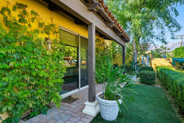 73342 Bursera Way, Palm Desert CA: https://media.crmls.org/mediaz/3fa6f663-5927-4e0e-8c72-7b1941b30e28.jpg