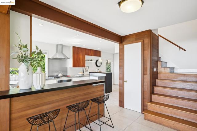 1069 Miller Ave, Berkeley CA: https://media.crmls.org/mediaz/3fa725ed-4c2e-4e2d-bcb6-e48d992a8f29.jpg