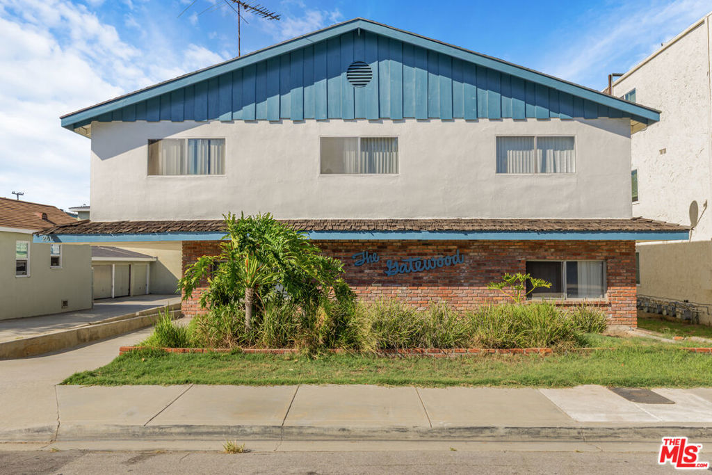 Multifamily at 2609 Gates Avenue