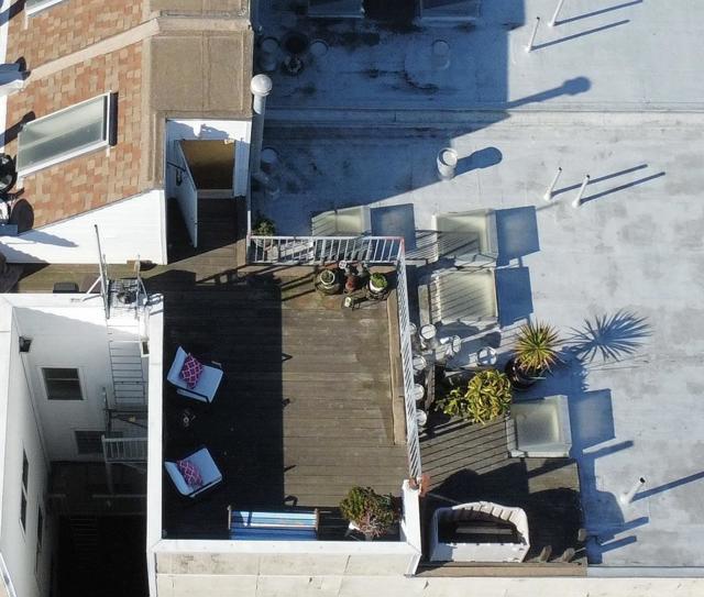 3246 21st Street, San Francisco CA: https://media.crmls.org/mediaz/3fa7c112-5105-47e5-83ae-0b66faebeb40.jpg