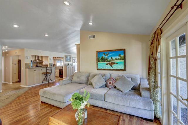 Detail Gallery Image 5 of 28 For 1733 Schooner Way, Carlsbad,  CA 92008 - 3 Beds | 2 Baths