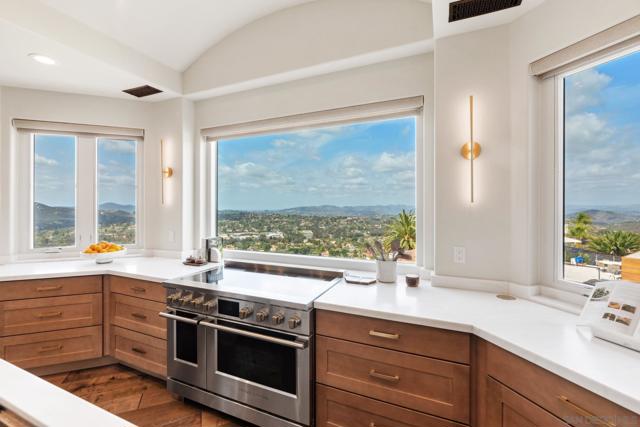 15484 Markar Rd, Poway CA: https://media.crmls.org/mediaz/3fa81443-37db-40a9-bb4f-180b1564ec1f.jpg