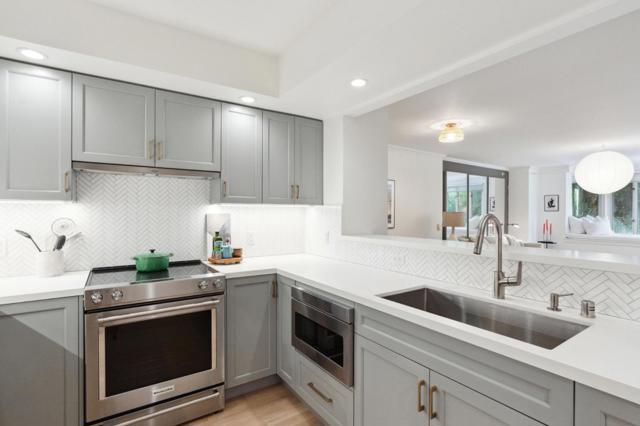 1438 Green Street, San Francisco CA: https://media.crmls.org/mediaz/3fa821df-7188-4f93-b829-6eb8586f5492.jpg