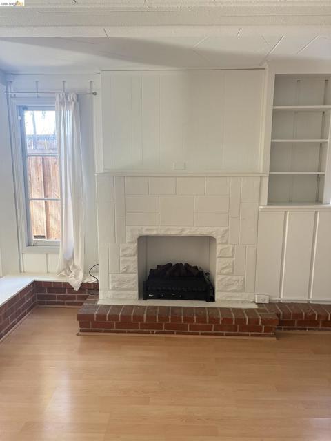 1024 Elsinore Ave, Oakland CA: https://media.crmls.org/mediaz/3fa95b12-e27d-4d6c-9ad1-b28a315bd5fa.jpg