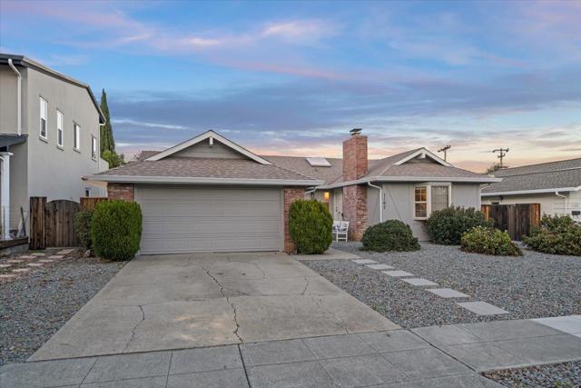 1167 Fairford Way, San Jose CA: https://media.crmls.org/mediaz/3fa9bef8-9d9c-4ccb-8ebd-c855c573c9d1.jpg