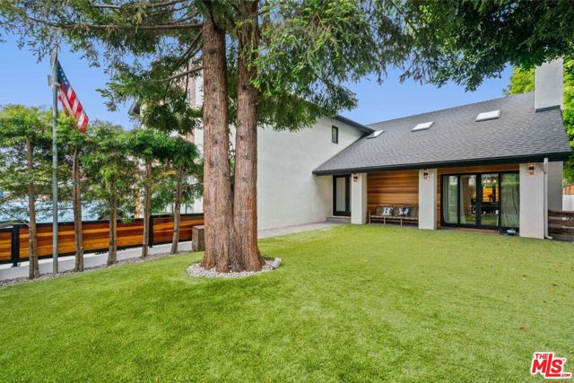 3134 Granville Avenue, Los Angeles CA: https://media.crmls.org/mediaz/3fa9d203-426a-4f16-9cab-1a6228bdd186.jpg