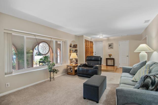 Detail Gallery Image 9 of 44 For 13432 Whitewater Drive, Poway,  CA 92064 - 3 Beds | 2 Baths
