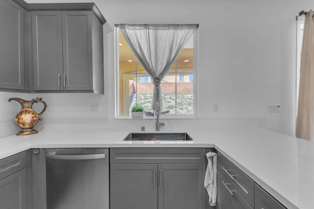 35469 Cortesia Way, Palm Desert CA: https://media.crmls.org/mediaz/3fa9e336-4818-4052-9da1-94abc1d52d64.jpg