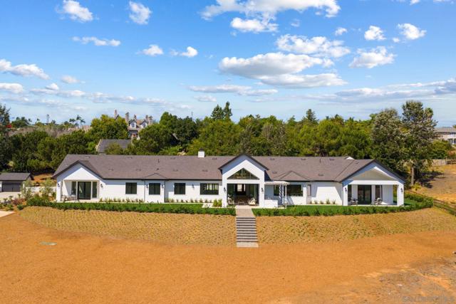 5120 Creek Oak Dr, Fallbrook CA: https://media.crmls.org/mediaz/3faa2a73-d8c0-4361-8b19-7f8997b5d8ec.jpg