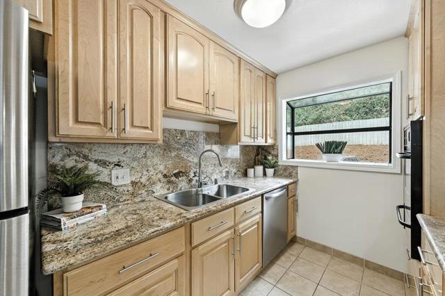 1527 Terra Nova Boulevard, Pacifica CA: https://media.crmls.org/mediaz/3faa5da5-f30f-4bce-bdba-2aa1f6c078a3.jpg