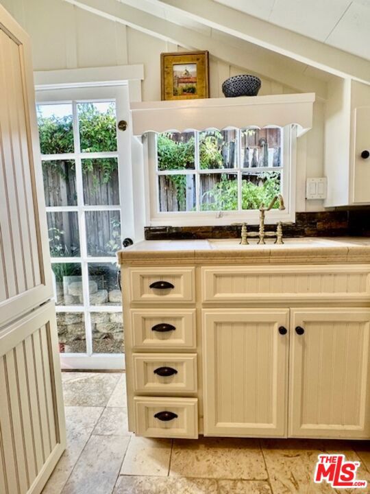 3 Monte Verde, Carmel-by-the-Sea CA: https://media.crmls.org/mediaz/3faab569-e428-409e-97a3-ecd5085ba761.jpg