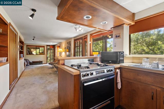 37 La Madronal, Orinda CA: https://media.crmls.org/mediaz/3fab3679-6450-4b61-8ecc-724bb1af9f40.jpg