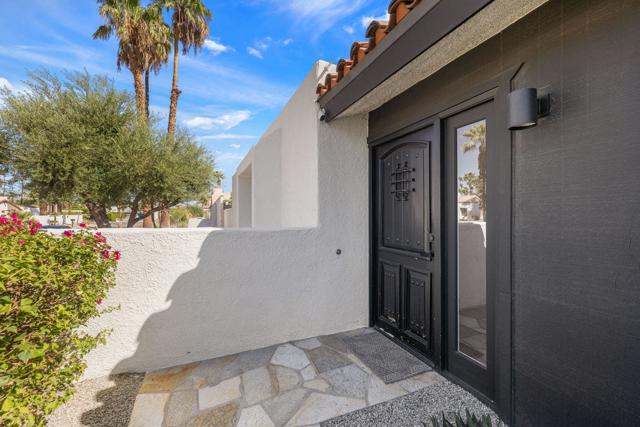1055 E Louise Drive, Palm Springs, CA 92262