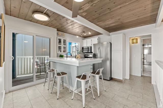 118 Marina Avenue, Aptos CA: https://media.crmls.org/mediaz/3fabff3d-3065-4fd1-a0cf-a06f8aac8692.jpg