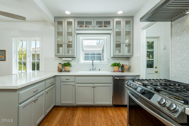 Detail Gallery Image 19 of 55 For 2080 Queensberry Rd, Pasadena,  CA 91104 - 3 Beds | 3 Baths