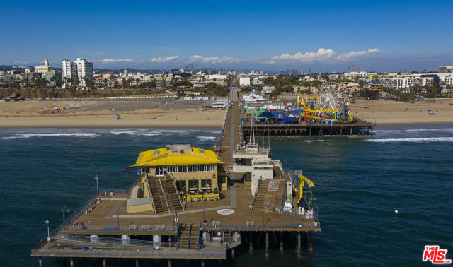 201 Ocean Avenue, Santa Monica CA: https://media.crmls.org/mediaz/3fac39ca-13c2-4246-9c26-c6f59be17679.jpg