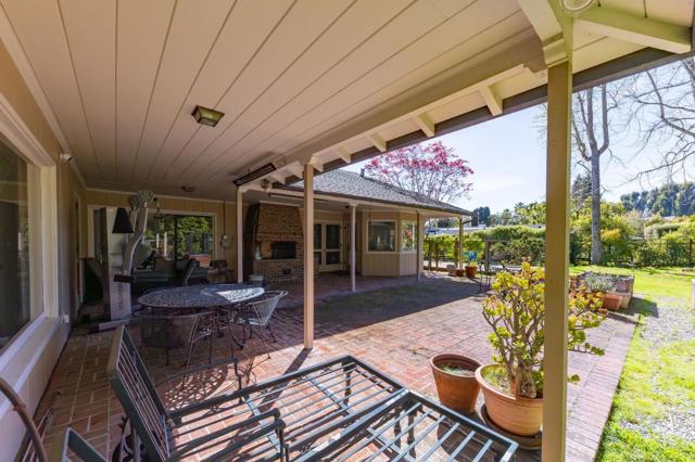 680 Fairway Circle, Hillsborough CA: https://media.crmls.org/mediaz/3fac4e6d-e5ef-4903-8348-3f08011ad8cd.jpg