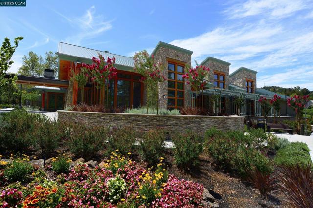 1400 Canyonwood, Walnut Creek CA: https://media.crmls.org/mediaz/3fac9769-9fec-4d99-a5ac-c8d76f113557.jpg