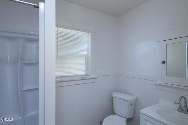 1913 E Broadway, Long Beach CA: https://media.crmls.org/mediaz/3faf21ab-fddc-46b4-9e55-d1ff5b48b6fd.jpg