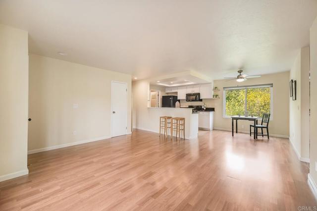 Detail Gallery Image 12 of 31 For 552 Canyon Dr #15,  Oceanside,  CA 92054 - 2 Beds | 2 Baths