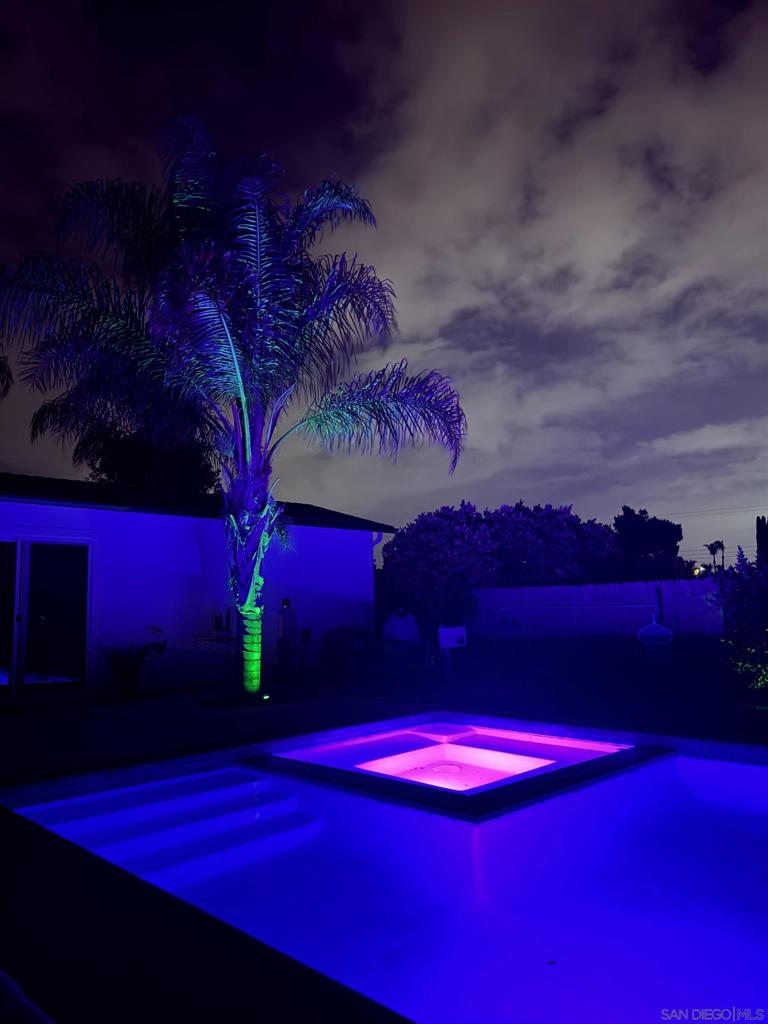 https://media.crmls.org/mediaz/3fb2066a-dd62-46ac-8212-b967fcda3747.jpg?preset=X-Large