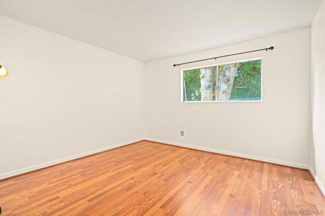 14105 Durhullen Dr, Poway CA: https://media.crmls.org/mediaz/3fb21c8e-6847-4d65-bae3-a8484bf67ef0.jpg