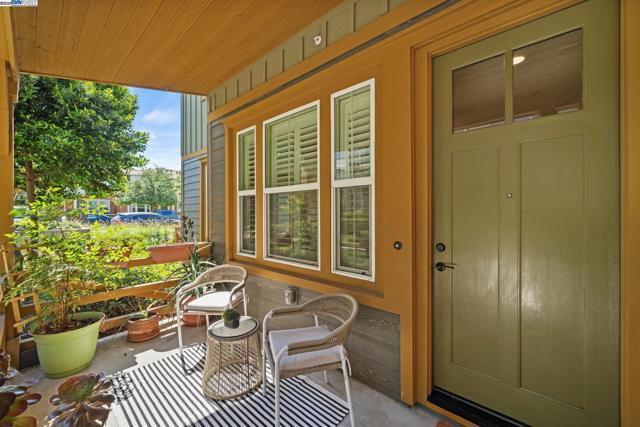 454 Persimmon Common, Livermore CA: https://media.crmls.org/mediaz/3fb32f8f-3e74-4455-920c-b3fe9620879e.jpg