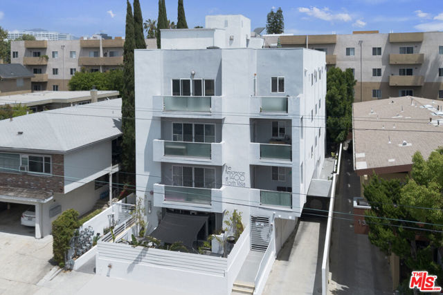 1400 N Vista Street, Los Angeles CA: https://media.crmls.org/mediaz/3fb3df04-1876-48c0-a836-afaa50b6258c.jpg