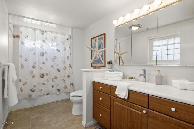 4907 Island View Street, Oxnard CA: https://media.crmls.org/mediaz/3fb437fa-d910-407e-9229-cca3c550b8be.jpg