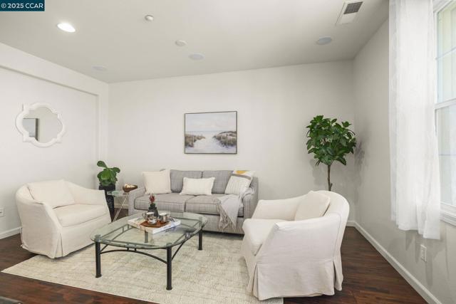 4650 Rimini Ct, Dublin CA: https://media.crmls.org/mediaz/3fb45809-6996-41dd-a3b3-41135de9fbe1.jpg