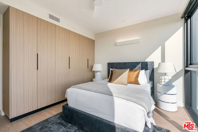 3688 Overland Avenue, Los Angeles CA: https://media.crmls.org/mediaz/3fb47974-3cc7-4b04-a359-5e355a95ae24.jpg