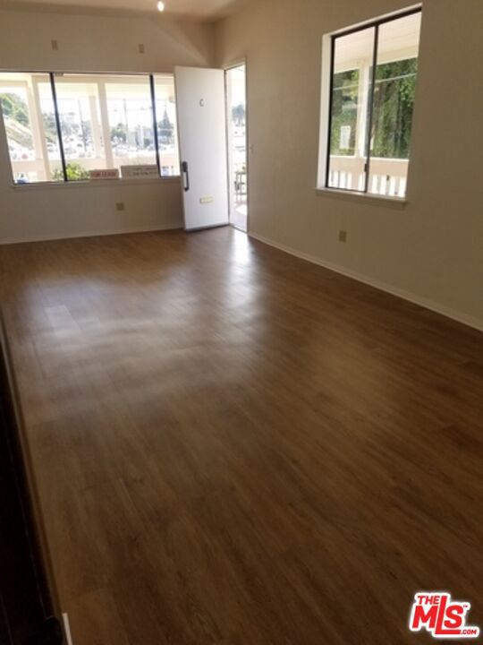 165 Culver Boulevard photo 7