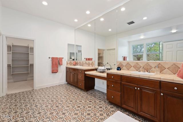 Detail Gallery Image 14 of 24 For 1707 Corte Jubilo, Camarillo,  CA 93012 - 4 Beds | 3/1 Baths