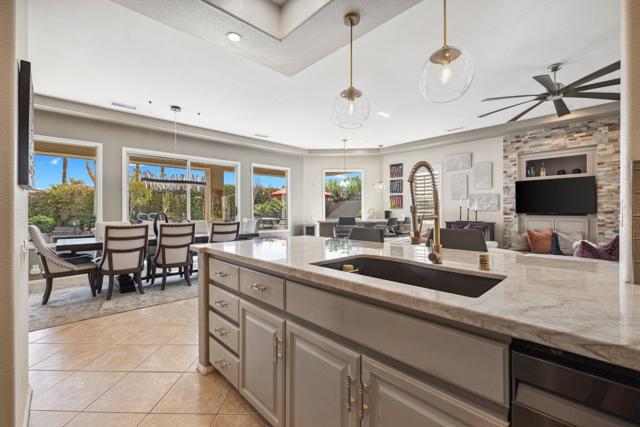 47410 Via Florence, La Quinta CA: https://media.crmls.org/mediaz/3fb4e39b-ef3a-4344-850c-5c45debb86a4.jpg