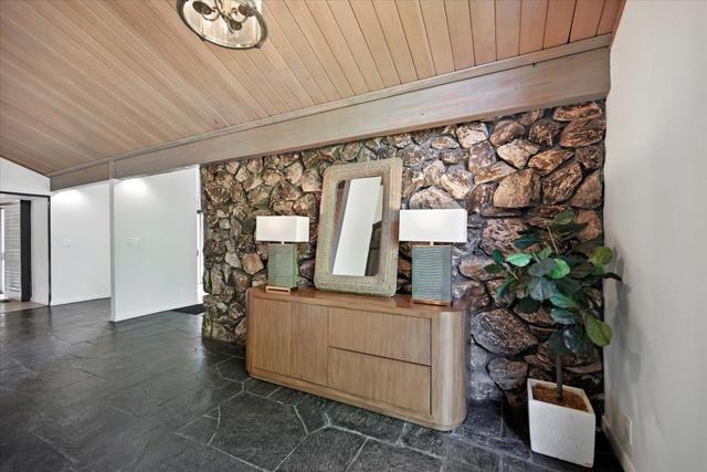 14582 Horseshoe Court, Saratoga CA: https://media.crmls.org/mediaz/3fb4ecf4-9bad-44f5-ad58-36cb46db94eb.jpg