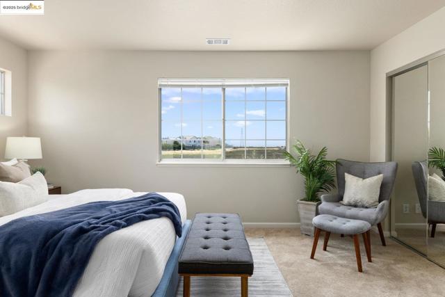 15388 Heron Dr, San Leandro CA: https://media.crmls.org/mediaz/3fb56c54-dbce-47df-9b79-8646d25398ea.jpg