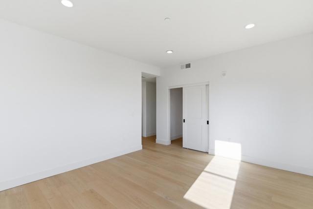 560 El Camino Real, San Carlos CA: https://media.crmls.org/mediaz/3fb5ac17-1e00-41ca-ad46-32796eafecab.jpg