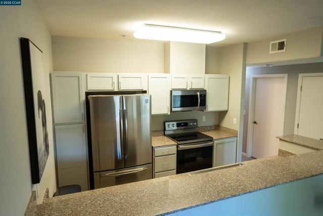 4200 E Commerce Way, Sacramento CA: https://media.crmls.org/mediaz/3fb6531f-be64-485a-9c7e-4f7a2898b1f9.jpg