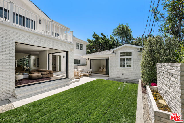 3531 S Barrington Avenue, Los Angeles CA: https://media.crmls.org/mediaz/3fb67a3c-45c2-4ac2-964c-09d69f6ae6a4.jpg