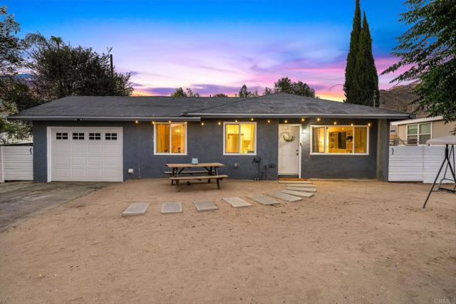 Detail Gallery Image 2 of 26 For 21460 Vine St, Wildomar,  CA 92595 - 3 Beds | 2 Baths