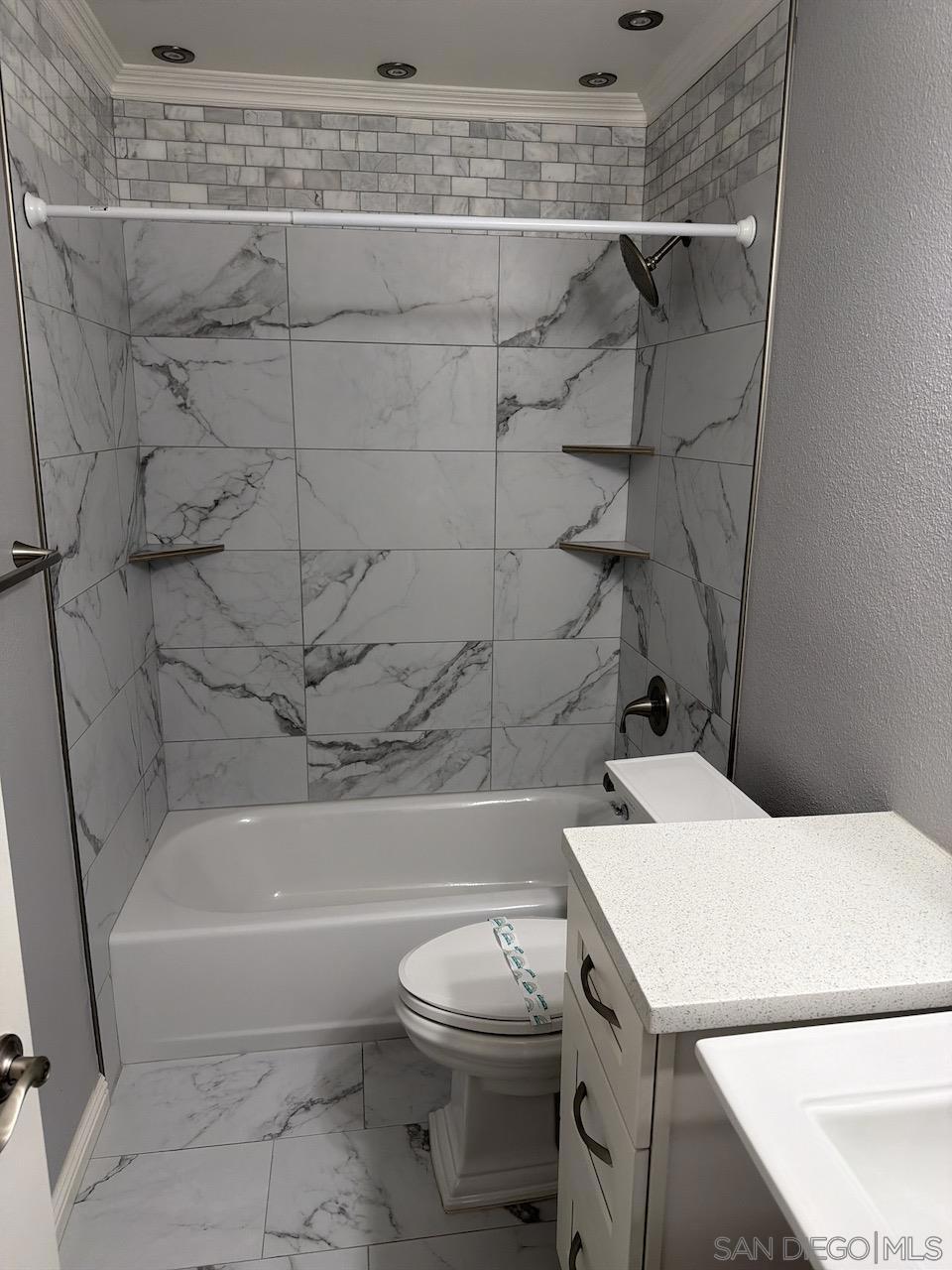 https://media.crmls.org/mediaz/3fb6dcf0-1bd5-42b5-ad4d-caf3e30d0bed.jpg?preset=X-Large
