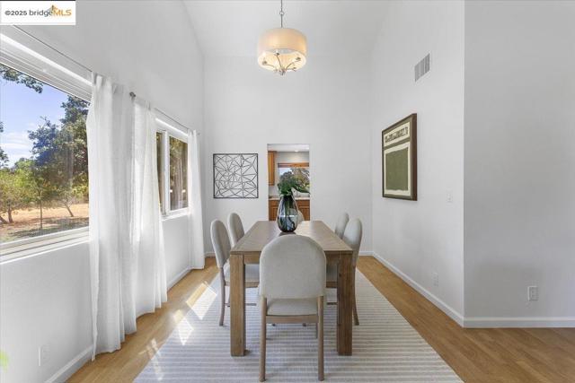 5665 Victoria LN, Livermore CA: https://media.crmls.org/mediaz/3fb72d69-4eb5-4a9e-828f-67635ebcb9d9.jpg