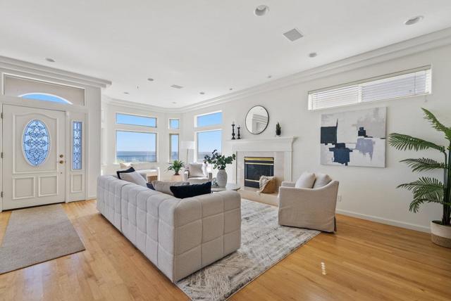 940 W Cliff Drive, Santa Cruz CA: https://media.crmls.org/mediaz/3fb758a0-d0d1-4dc0-a9cf-0e21a271391b.jpg
