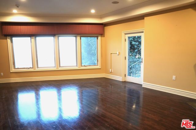 4212 Don Alanis Place, Los Angeles CA: https://media.crmls.org/mediaz/3fb7e974-2ee3-48c7-ba91-011a33f905a3.jpg