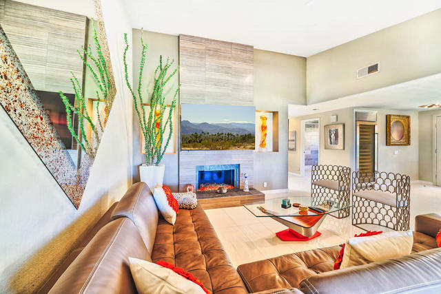 32 Presidio Place, Palm Desert CA: https://media.crmls.org/mediaz/3fb9fe4c-6fc4-49dc-b6ad-b1bb6ffe2d4b.jpg
