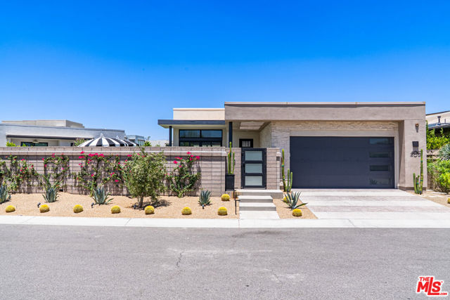 400 Fountain Drive, Palm Springs CA: https://media.crmls.org/mediaz/3fba166c-1d2c-4007-a843-e5894f87c636.jpg