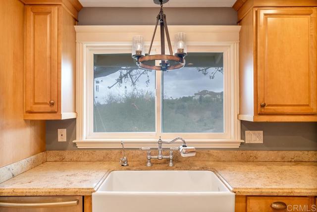 2719 Via Del Robles, Fallbrook CA: https://media.crmls.org/mediaz/3fbb2665-d004-4071-9d55-3e58f7f17d3f.jpg